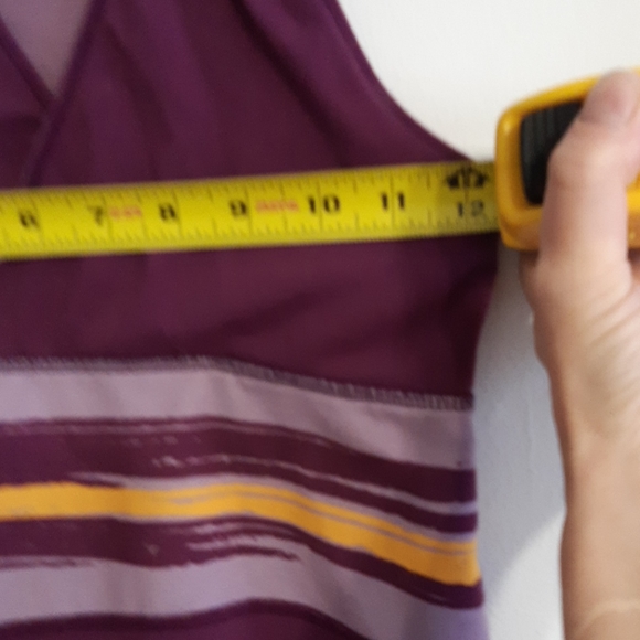 Lululemon criss cross tank - Picture 6 of 16